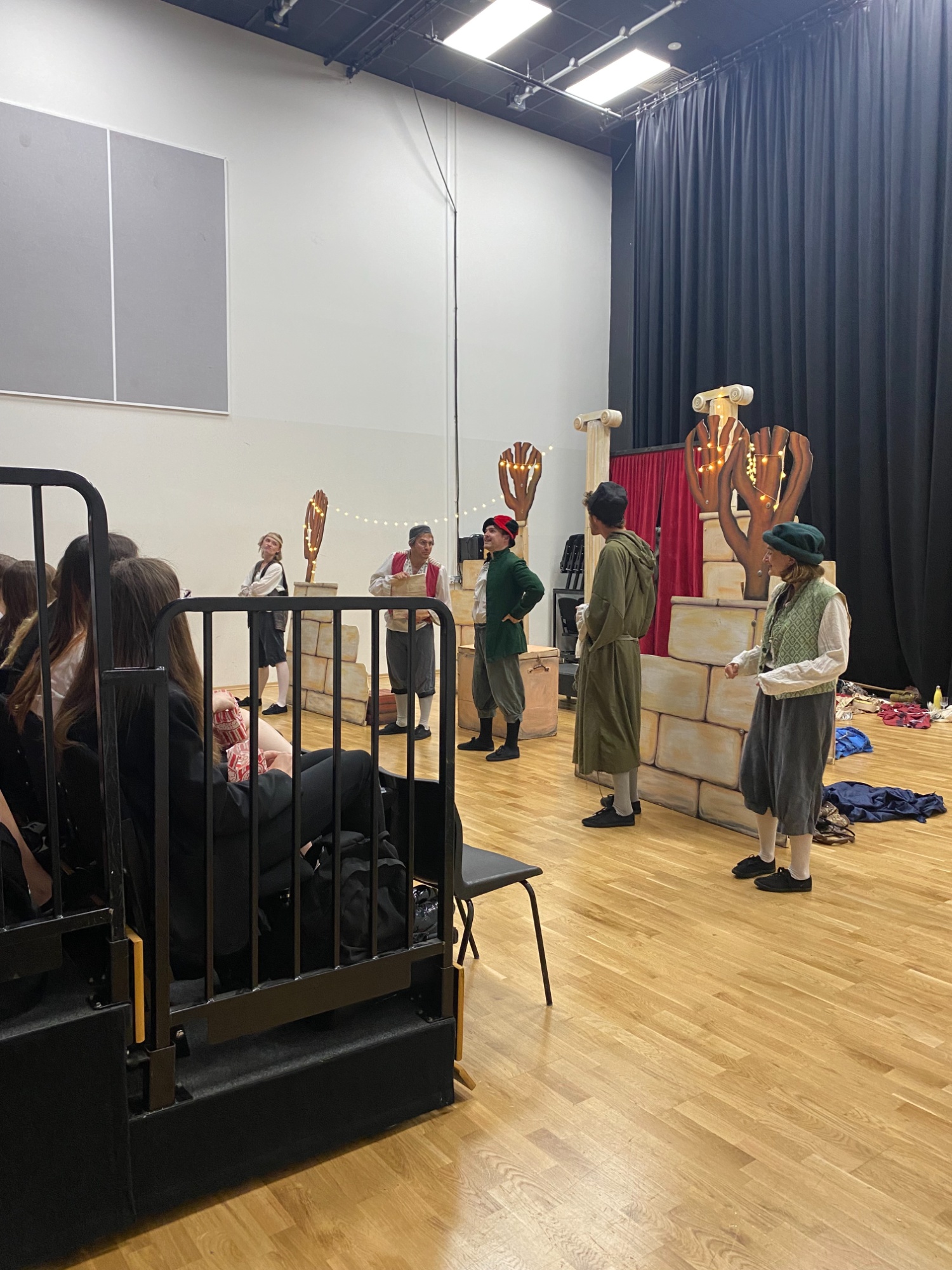 Stage show of a midsummer night's dream